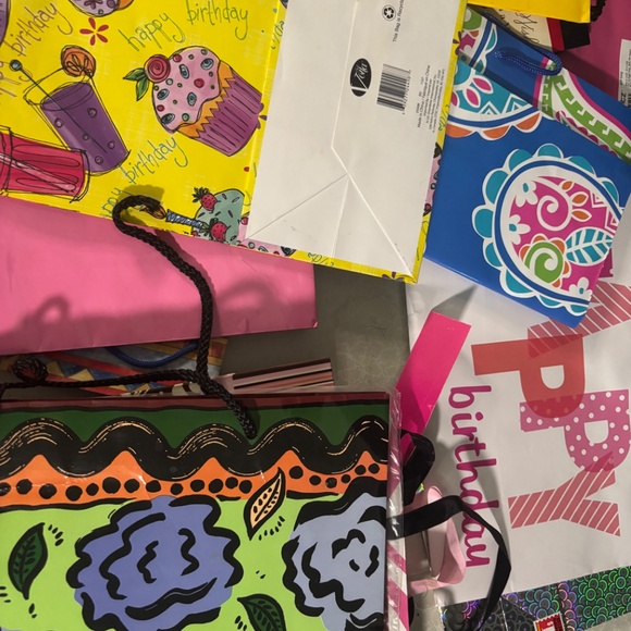 Assortment 33 Premium Gift Bags All Sizes At BIG Discount! New And Used - Picture 3 of 5